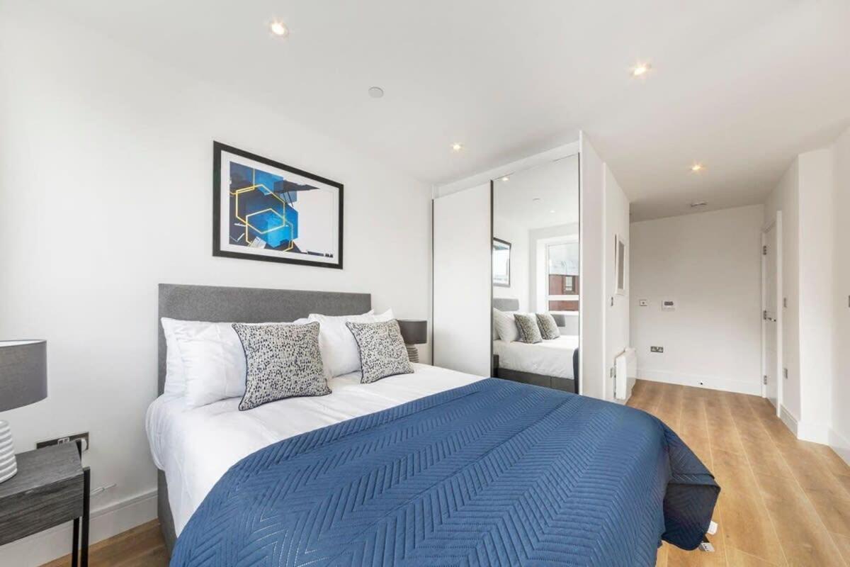 Bright Contemporary Studio In East Grinstead Exteriör bild